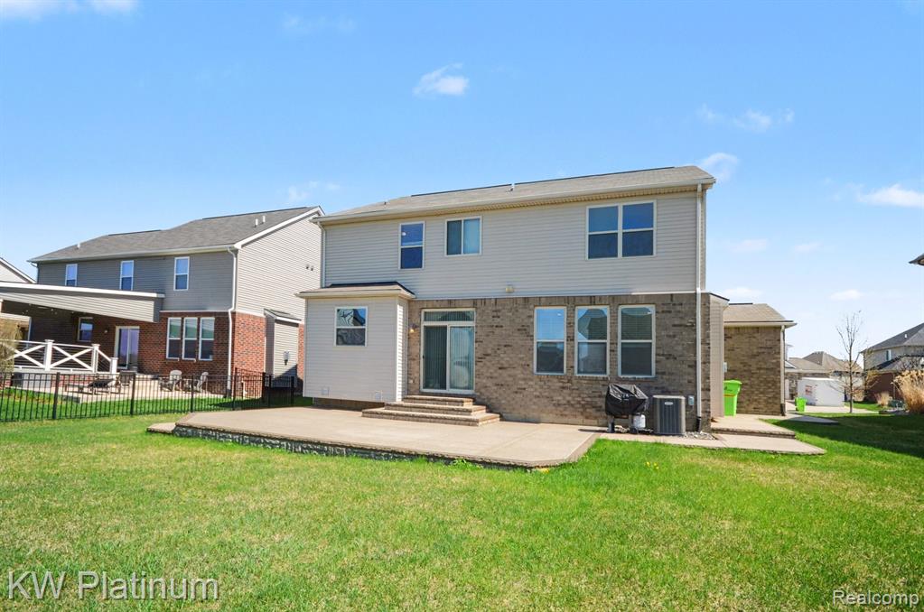 55321 Demaret Drive, Macomb, MI 48042 — Photo 35