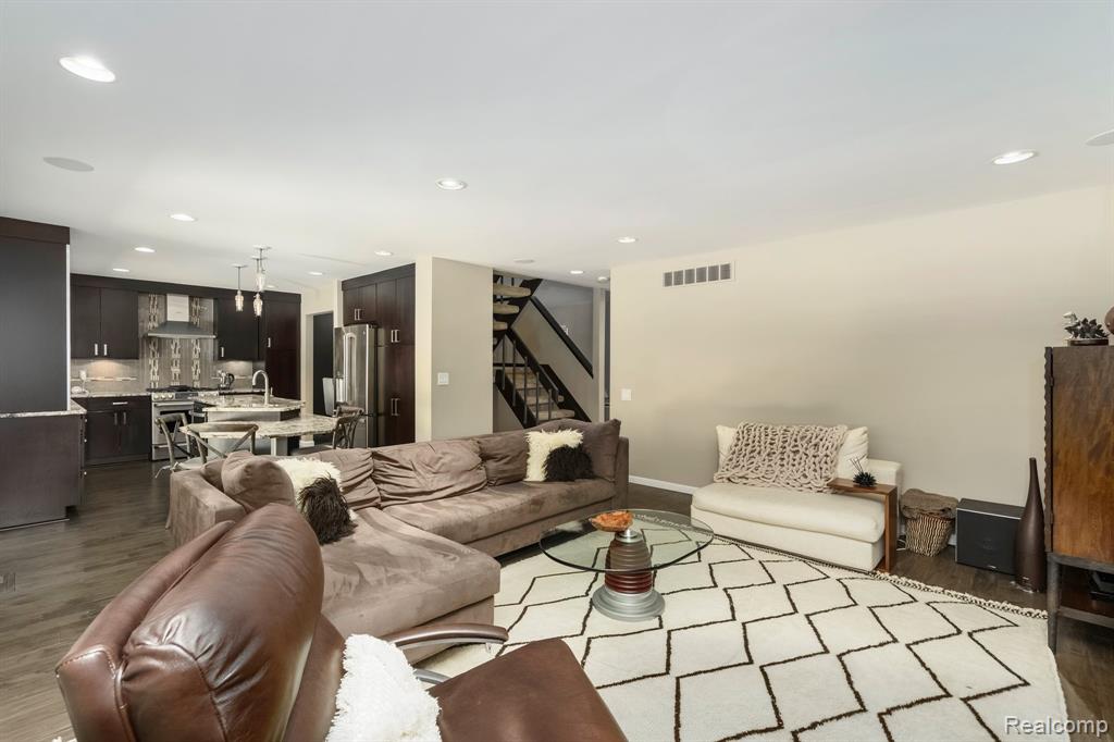 5156 Chestershire Court, West Bloomfield, MI — Photo 13