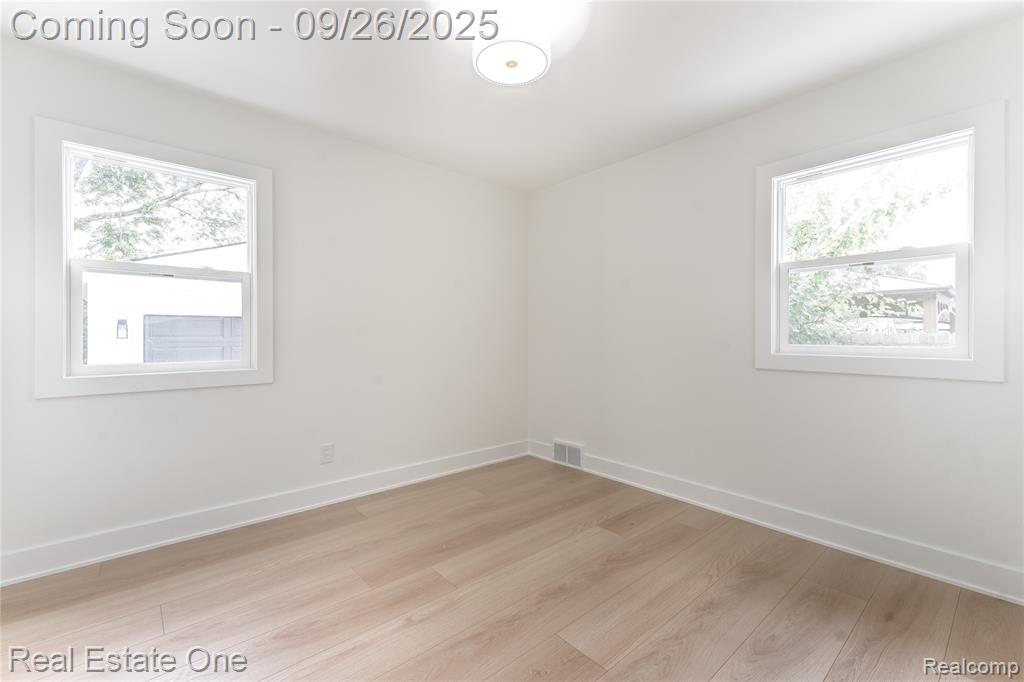 4702 Thorncroft Avenue, Royal Oak, MI 48073 — Photo 17