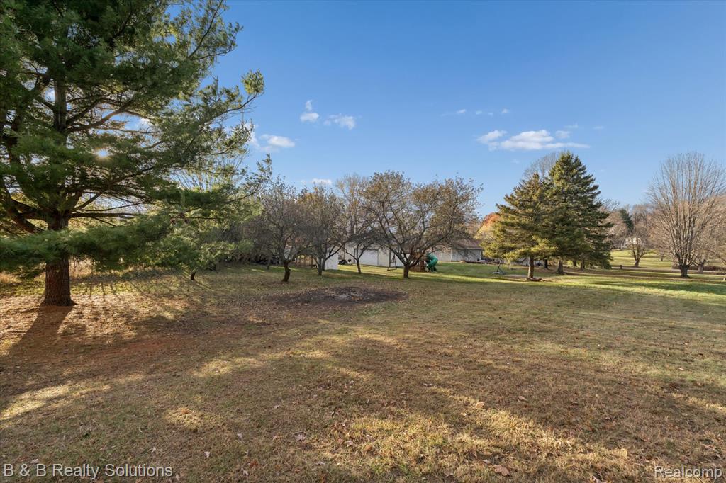 1357 Bloomingfield Drive, Lapeer, MI 48446 — Photo 50
