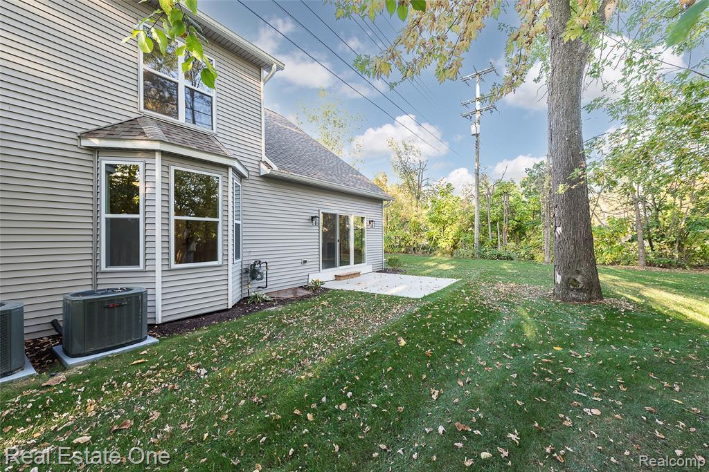 529 Indian Oaks Drive, Howell, MI 48843 — Photo 45