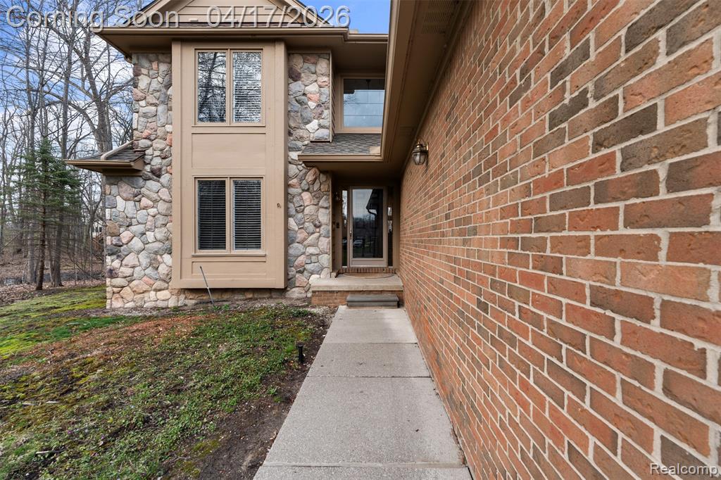 5146 Lagoons Circle, 22, West Bloomfield, MI 48323 — Photo 6