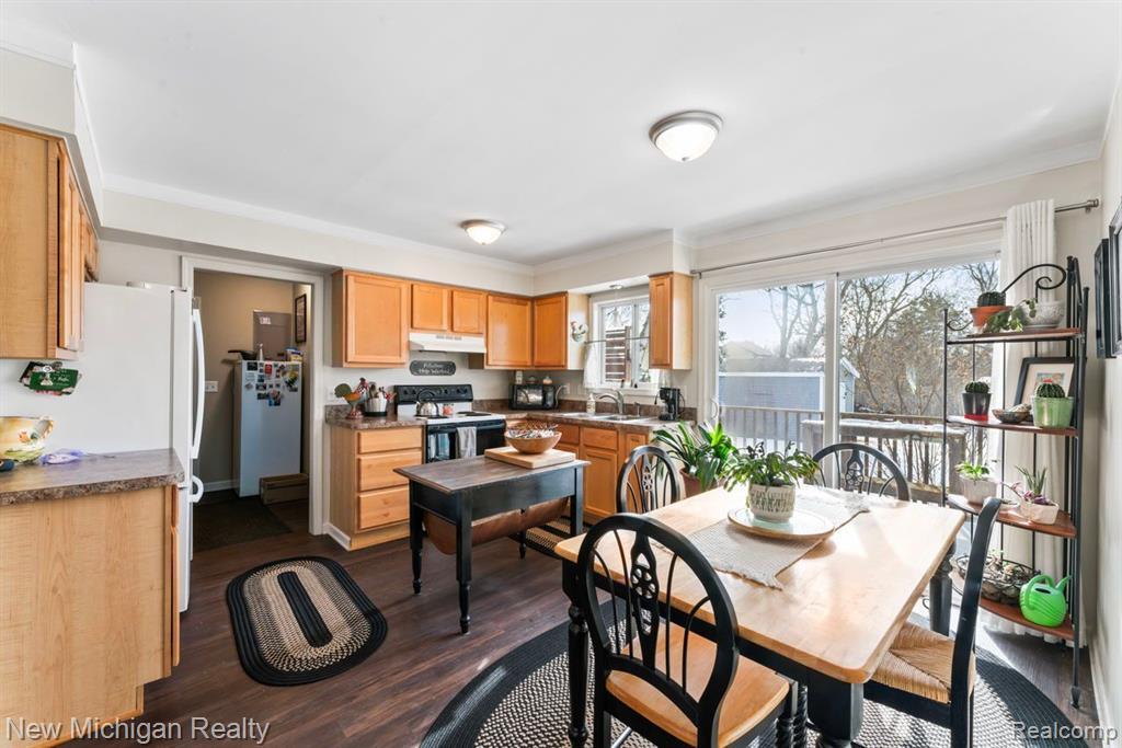 906 MAIN Street, Fenton, MI 48430 — Photo 24
