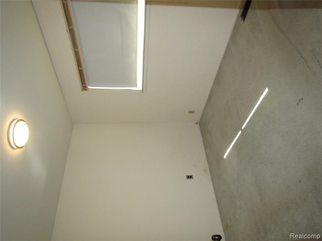 8160 Fenton, Dearborn Heights, MI 48127 — Photo 4