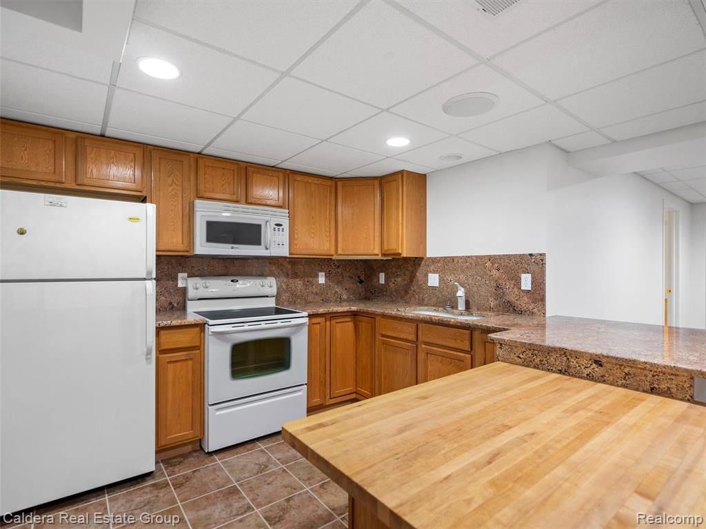 9862 Tioga Trail, Pinckney, MI 48169 — Photo 37