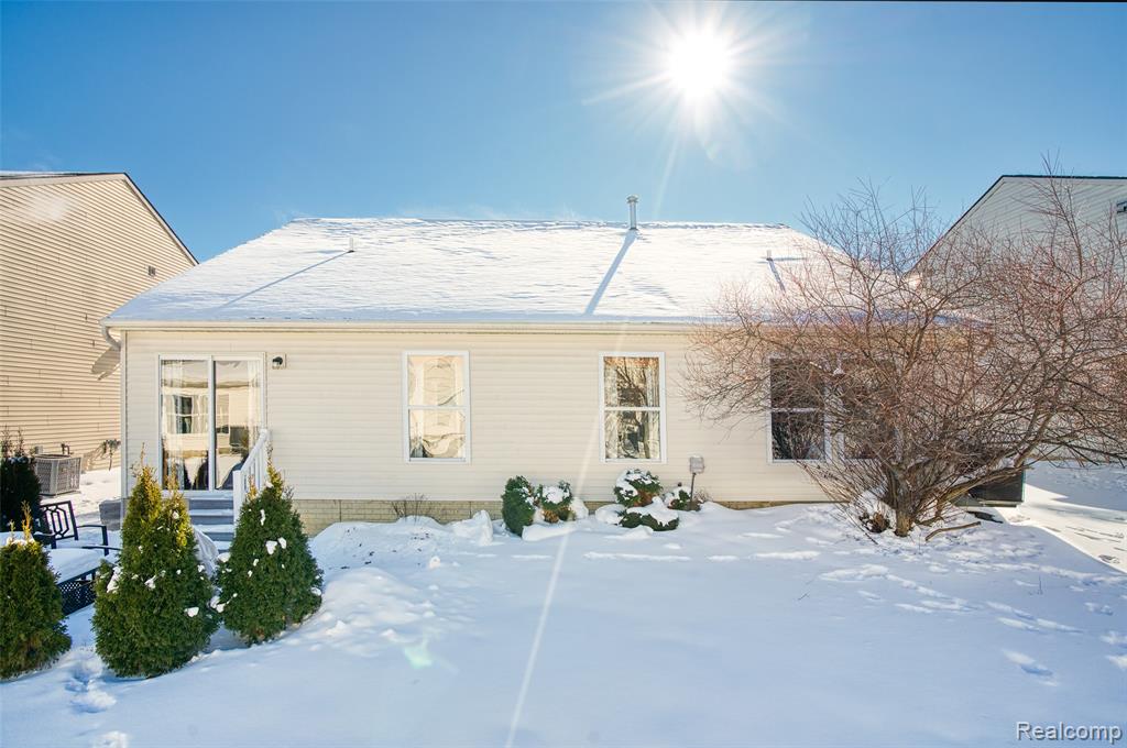 8580 Fox River Drive, Fowlerville, MI 48836 — Photo 25