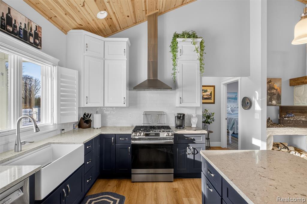 5110 Shorefront Lane, MI — Photo 11