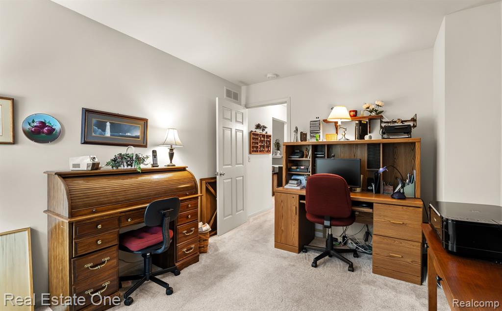 907 CALPERNIA, 29, Wixom, MI 48393 — Photo 14