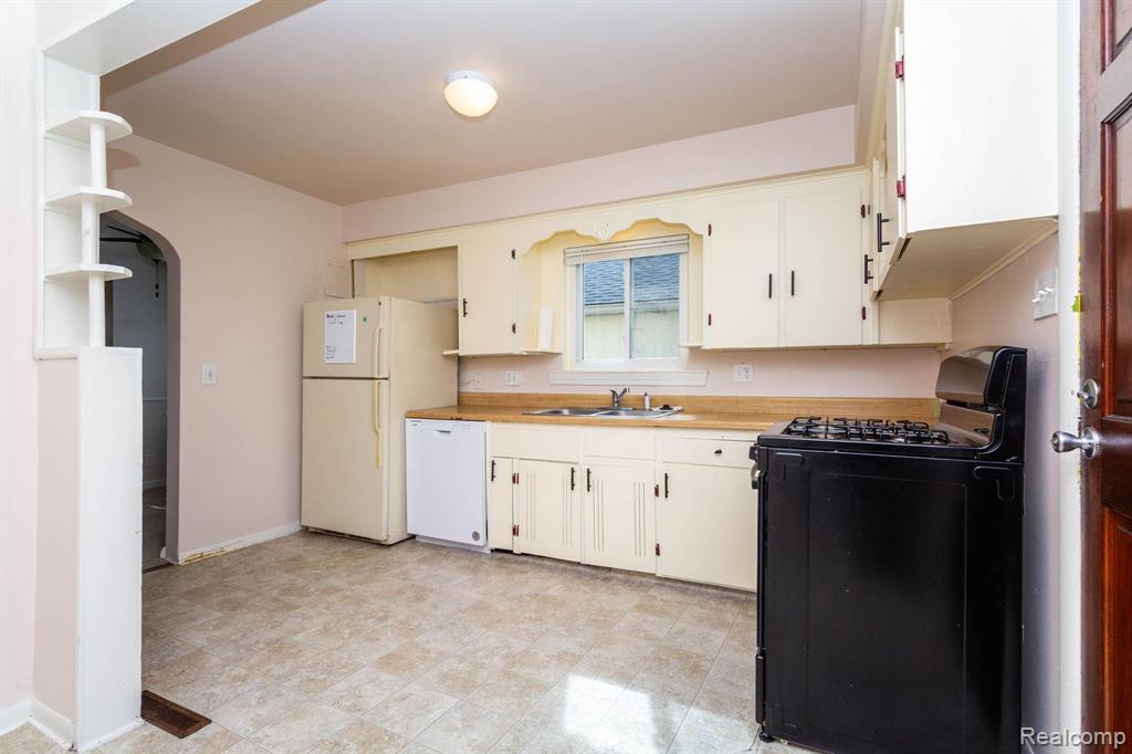 8175 BELLMAN, Shelby Twp, MI 48316 — Photo 10