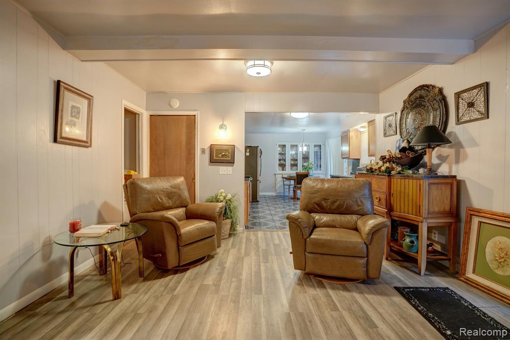 4048 W CARPENTER Road, Flint, MI 48504 — Photo 12