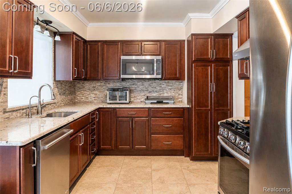 70 W Hamlin Road, Rochester Hills, MI 48307 — Photo 4