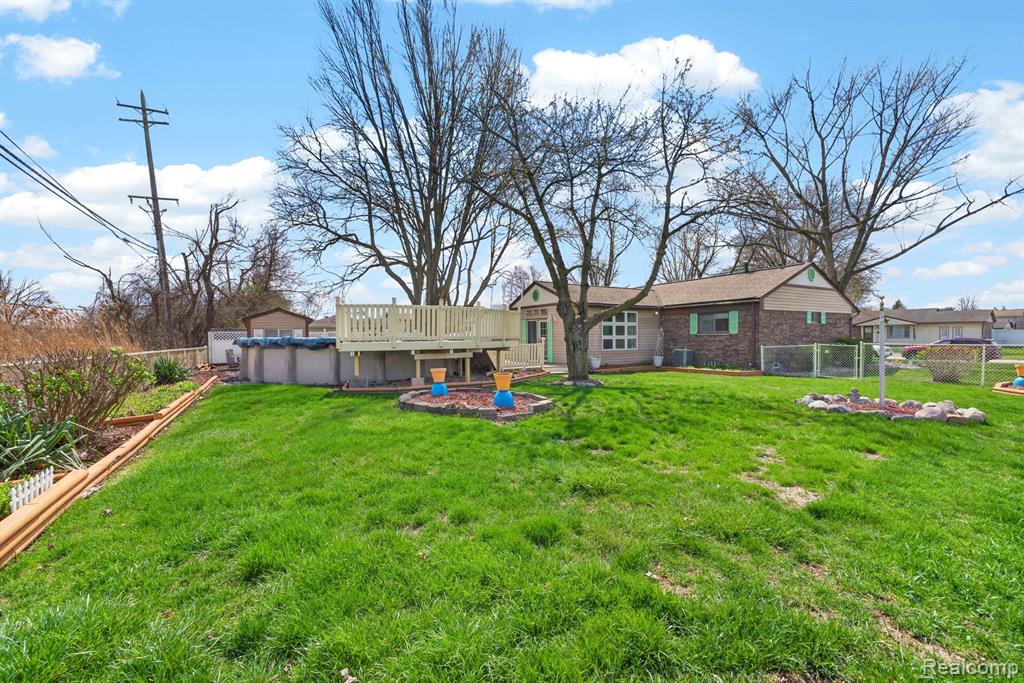 18209 Winwood Avenue, Brownstown, MI 48193 — Photo 23