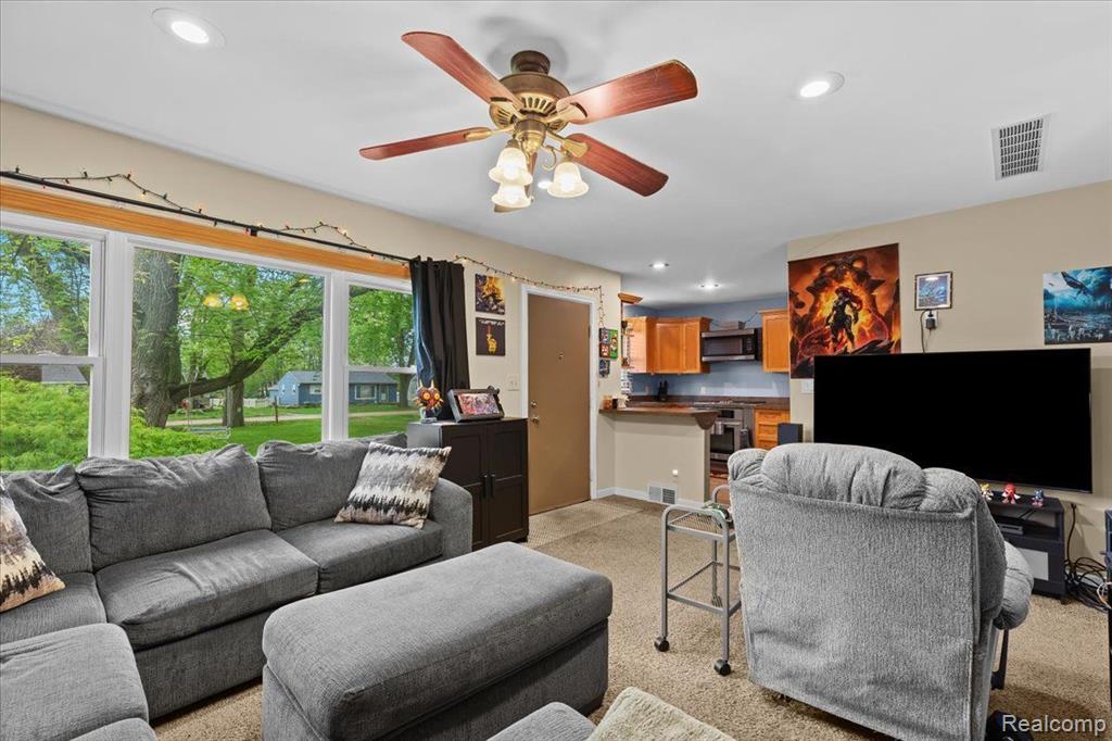 15403 MAXWELL Avenue, Plymouth, MI 48170 — Photo 13
