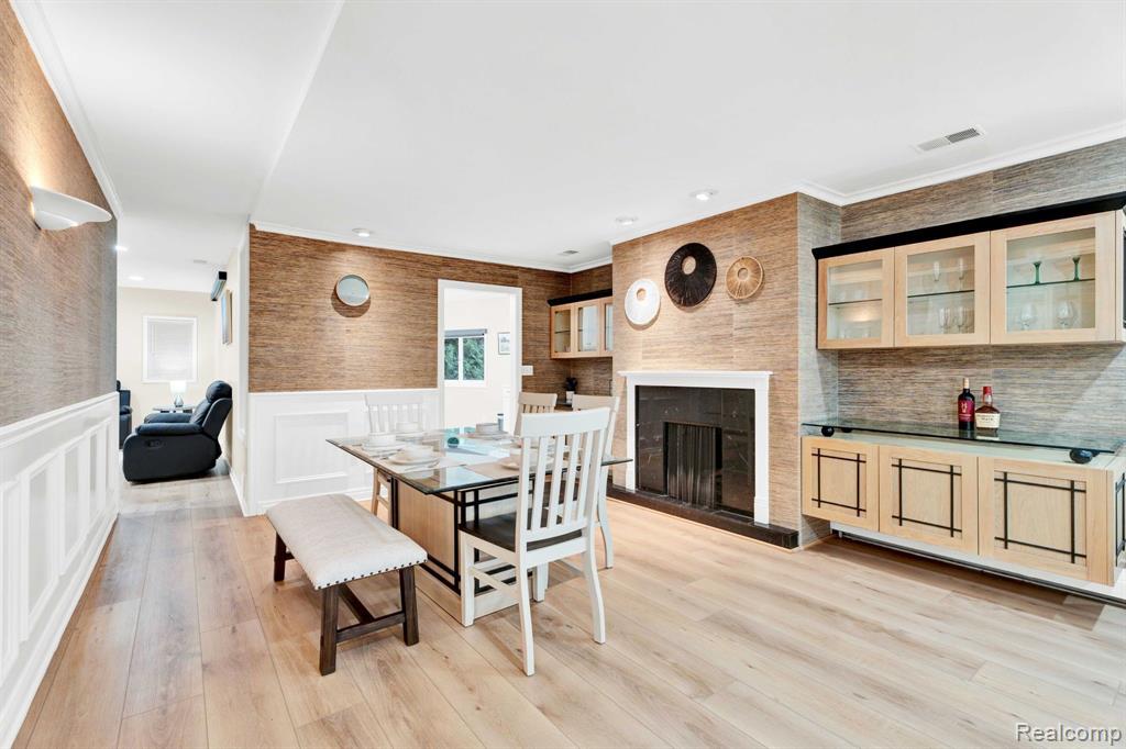 5481 Sunnycrest Drive, West Bloomfield, MI 48323 — Photo 9