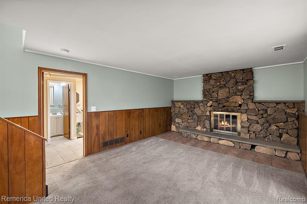 876 RIDGEMONT Street, Commerce Twp, MI 48382 — Photo 27