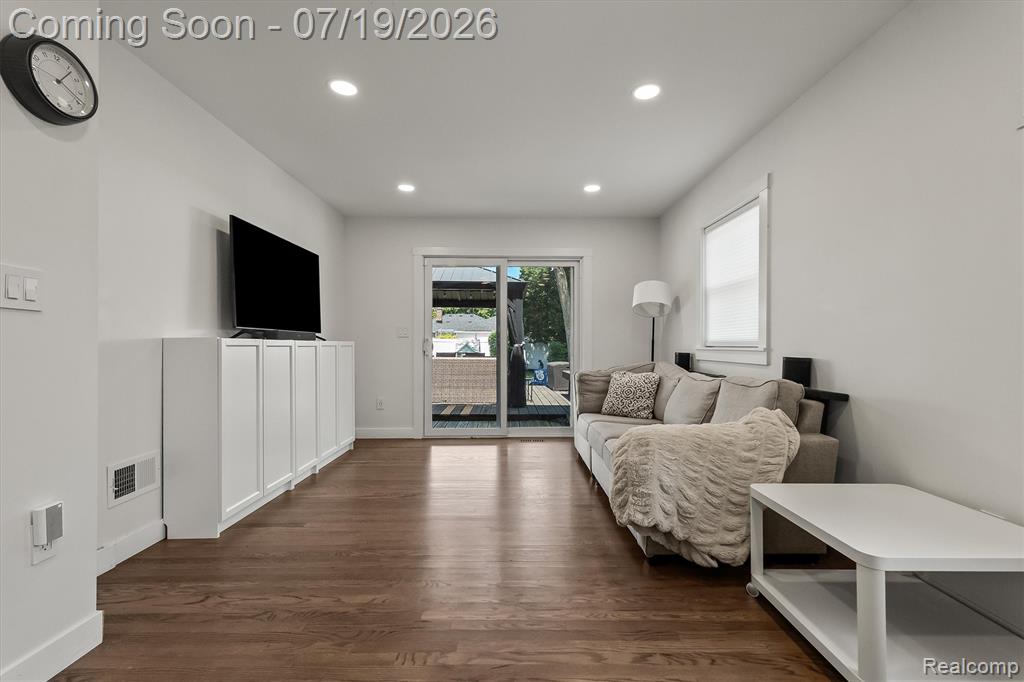 502 W Sunnybrook Drive, Royal Oak, MI 48073 — Photo 15