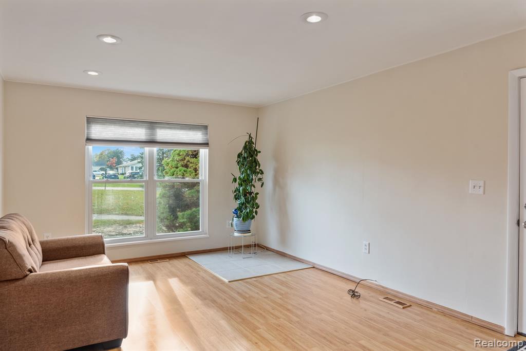 39727 VILLAGE WOOD Lane, Novi, MI — Photo 7