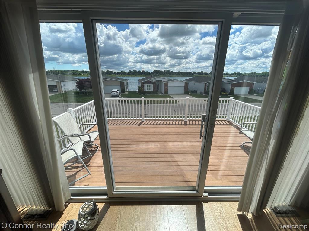 821 Crystal Lane, Marysville, MI 48040 — Photo 6