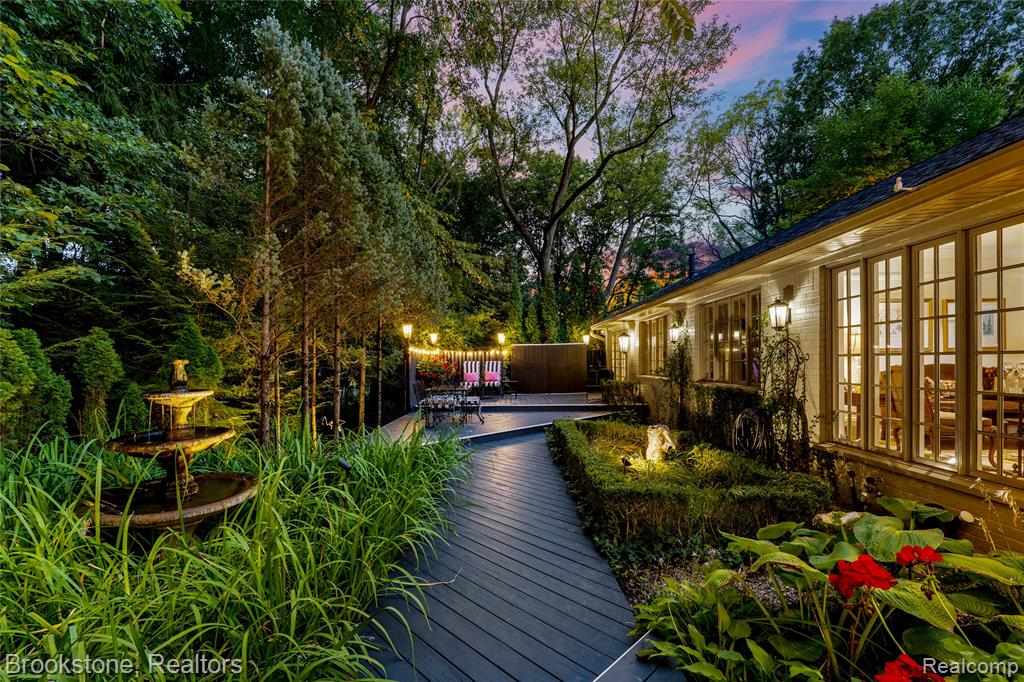 4083 Charing Cross Road, Bloomfield Hills, MI 48304 — Photo 26