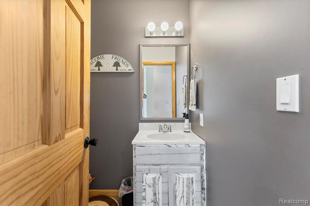 572 CASEMER Road, Lake Orion, MI — Photo 50