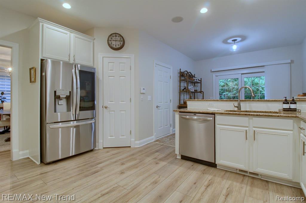49698 Timber Trail, Novi, MI — Photo 17