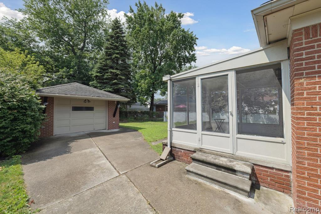 7307 Colonial Street, Dearborn Heights, MI 48127 — Photo 26