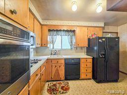 2051 AVONDALE Street, Sylvan Lake, MI 48320 — Photo 6