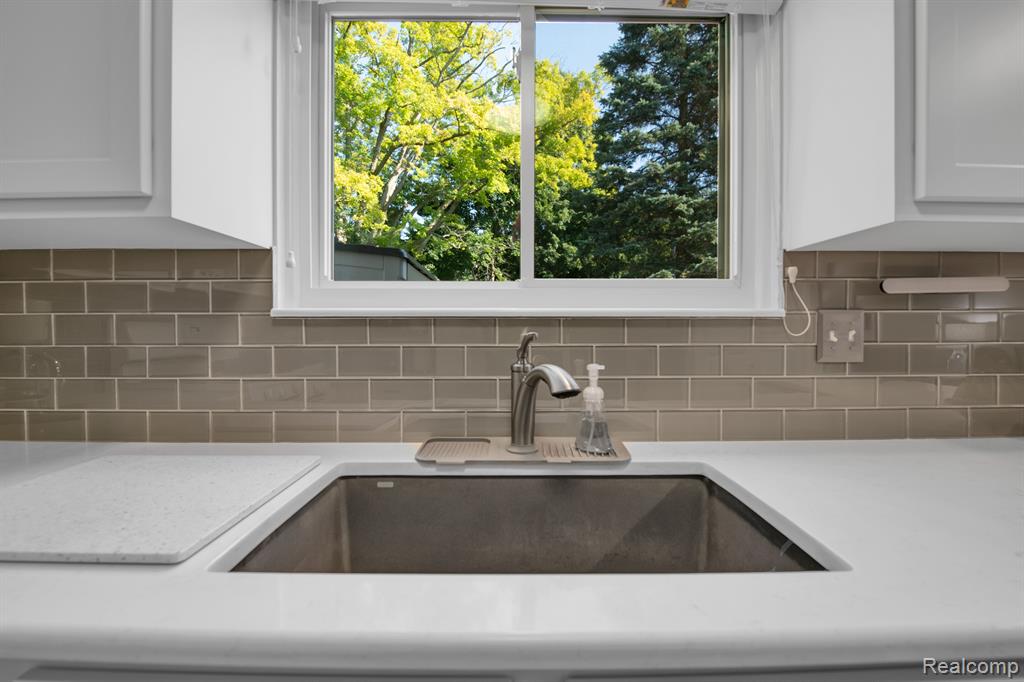 110 CONDA Lane, Oxford, MI 48371 — Photo 13