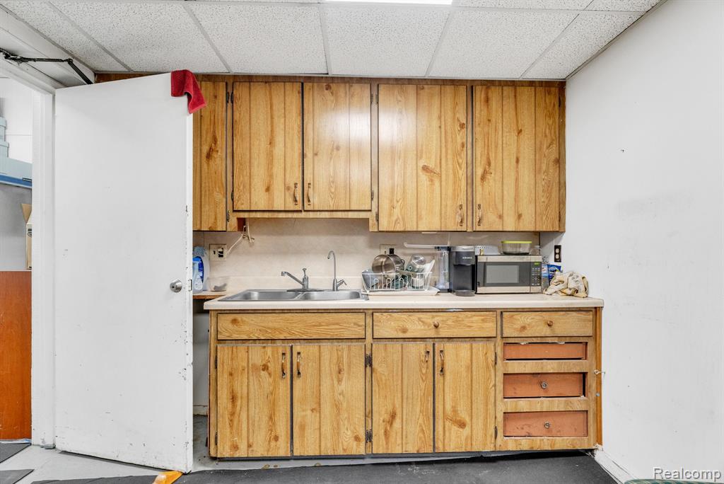 1475 S Newburgh Road, Westland, MI, 48186