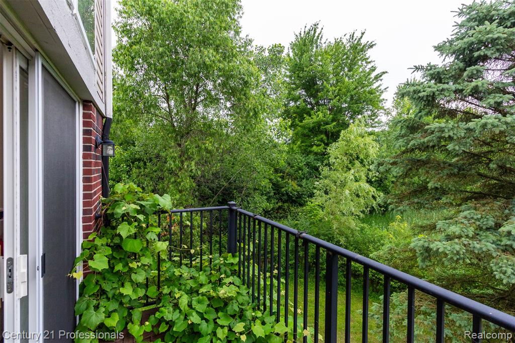 757 Sandalwood Drive, Troy, MI 48085 — Photo 10