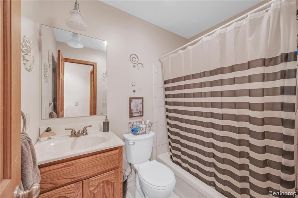2551 Marathon Road, Lapeer, MI 48446 — Photo 25