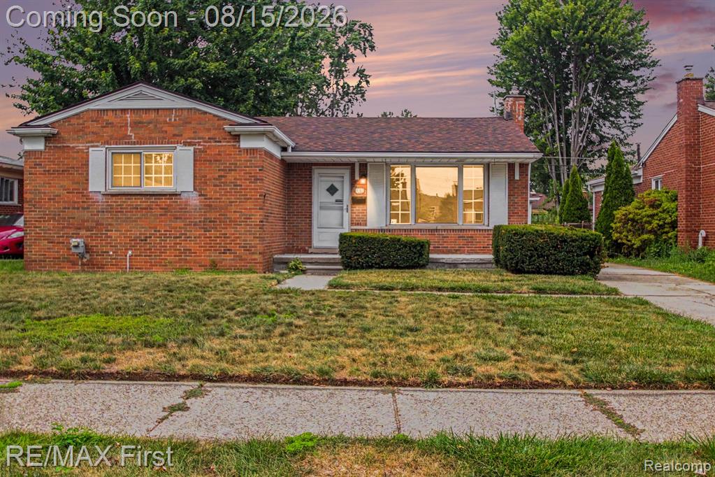 8363 Darlene Street, Warren, MI 48093