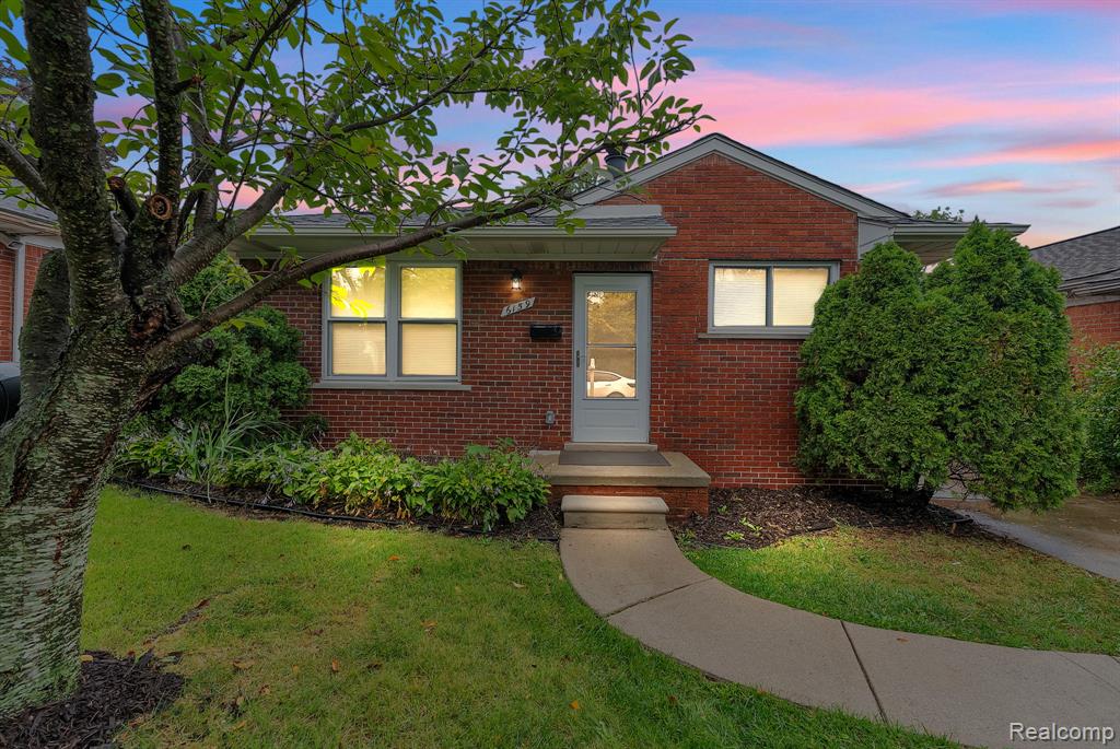 6159 N Highland Street, Dearborn Heights, MI 48127 — front exterior