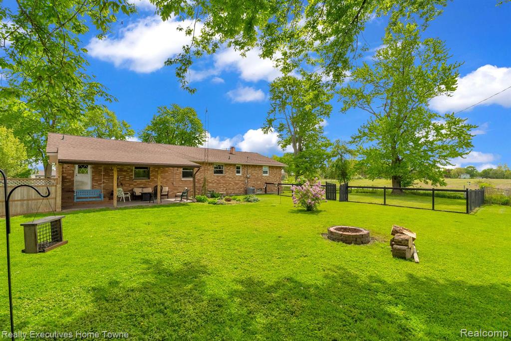 5011 STATE Road, Fort Gratiot, MI 48059 — Photo 43