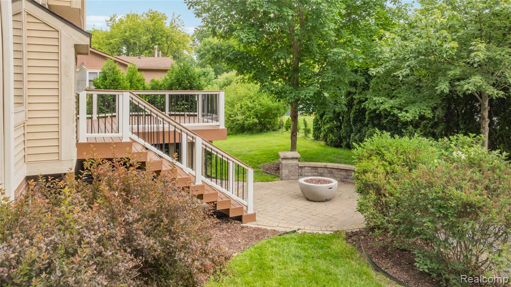 730 Leon Road, Walled Lake, MI 48390 — Photo 63