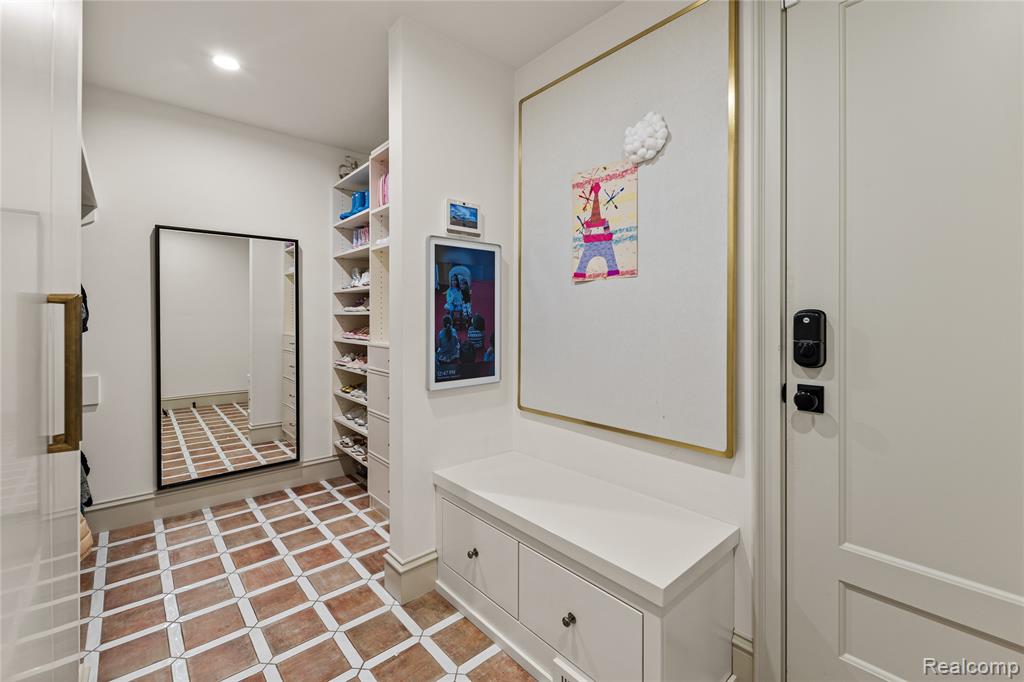 4806 Walnut Lake Road, Bloomfield Hills, MI 48301 — Photo 34
