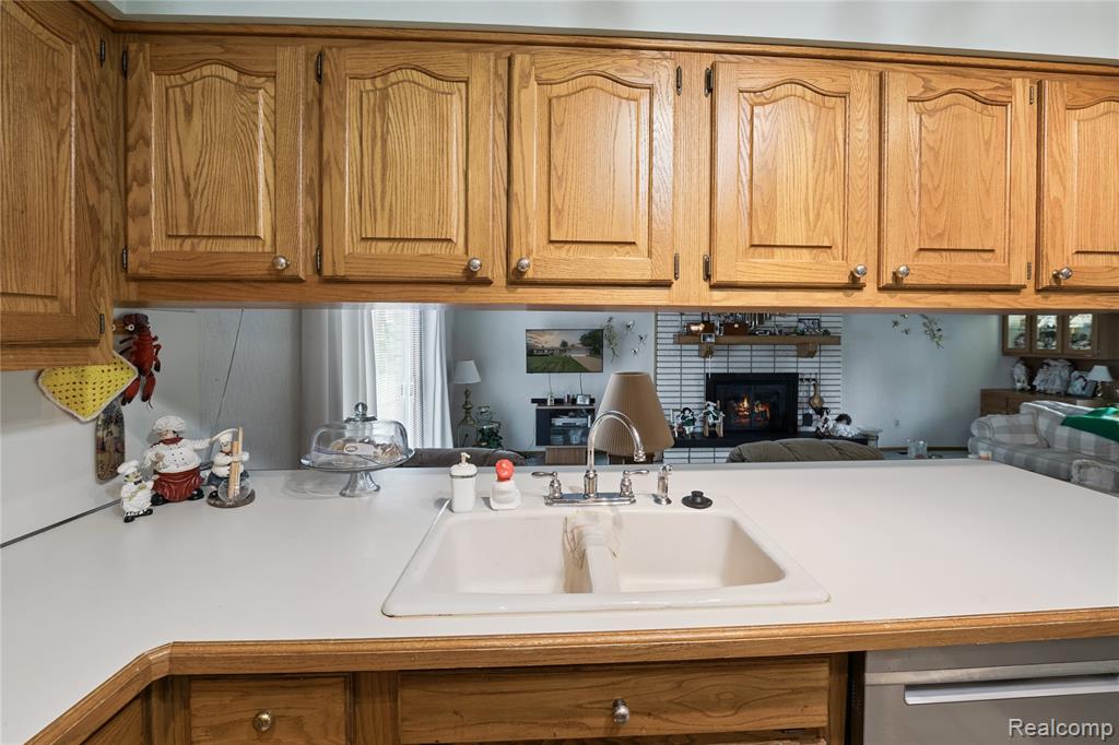 8268 Cooley Beach Drive, White Lake, MI — Photo 16