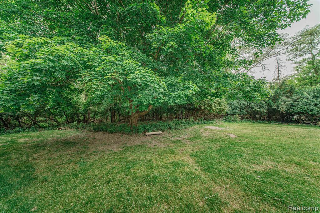 21993 Riverview Drive, Beverly Hills, MI 48025 — Photo 16