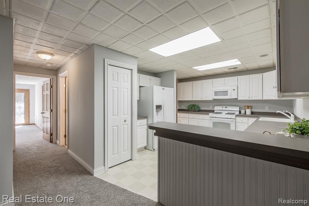5690 White Lake Road, Clarkston, MI — Photo 41