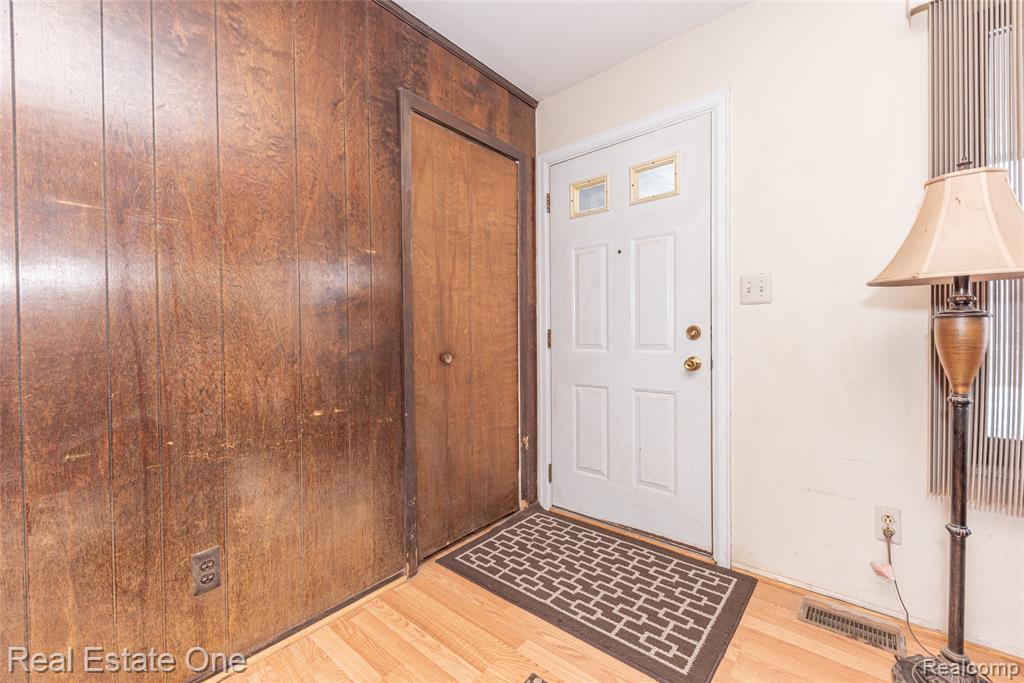 22700 Griswold Road, South Lyon, MI 48178 — Photo 25