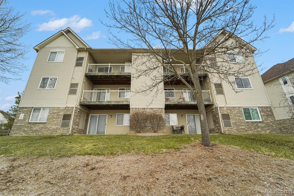 858 Amanda Lane, Pontiac, MI 48340 — front exterior