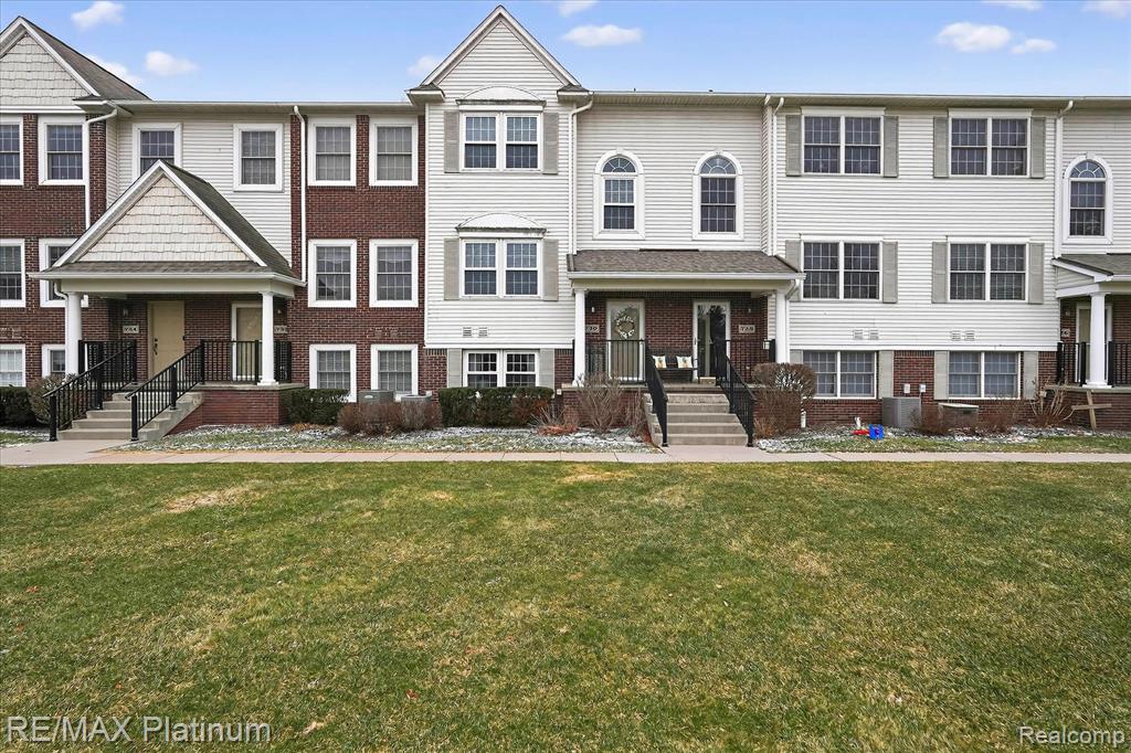 730 Eagle Drive, 14, Fenton, MI 48430 — Photo 3