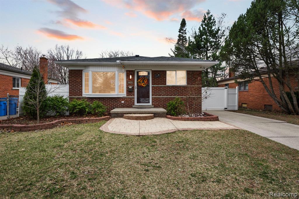 6651 NORBORNE Avenue, Dearborn Heights, MI 48127 — Photo 3