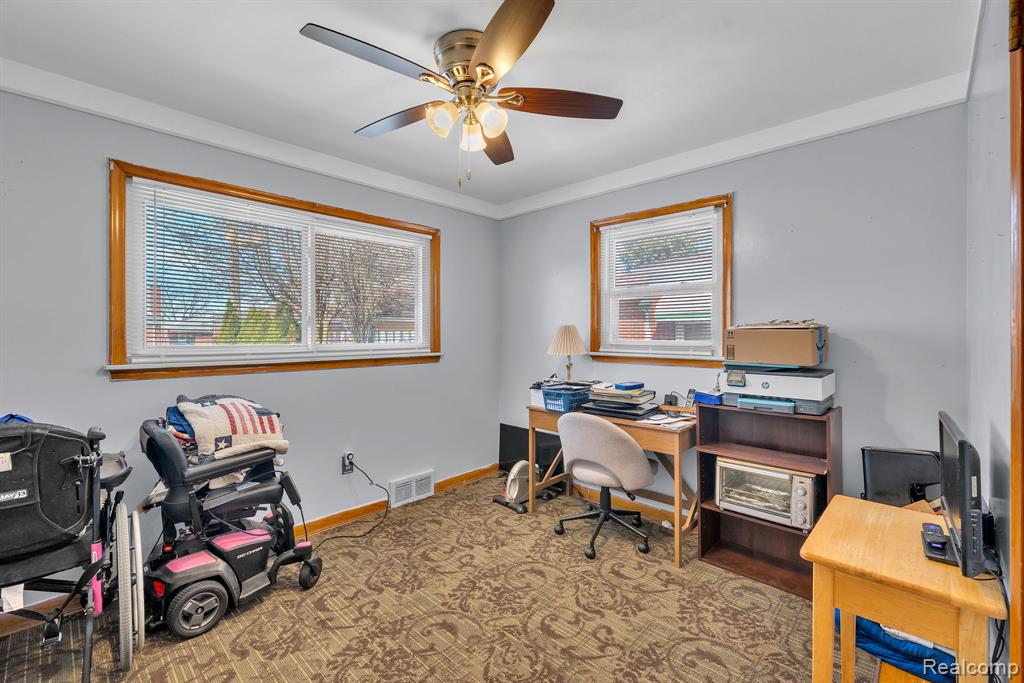 8701 Glengary Street, Dearborn Heights, MI 48127 — Photo 12