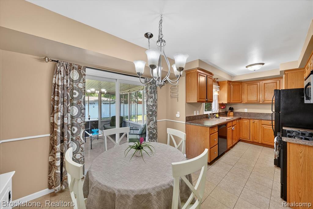 23784 Linne Street, Clinton Twp, MI 48035 — Photo 11