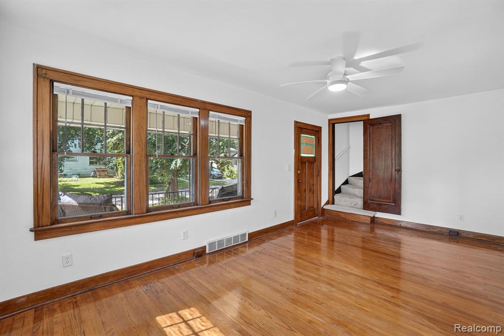 702 Leland Street, Flint, MI 48507 — Photo 11