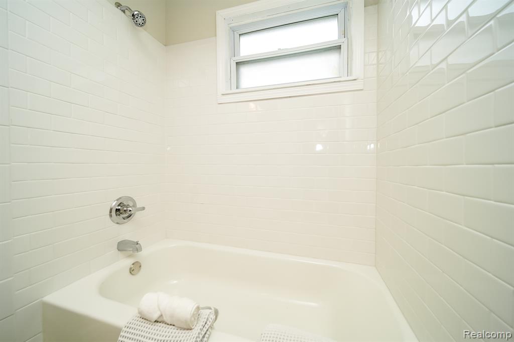 23817 Bredow Avenue, Trenton, MI 48174 — Photo 38