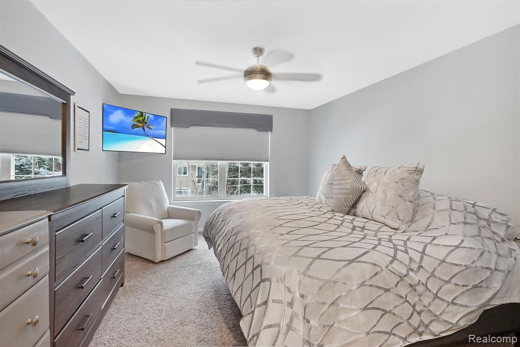 611 VILLAGE Lane, Milford, MI 48381 — Photo 16