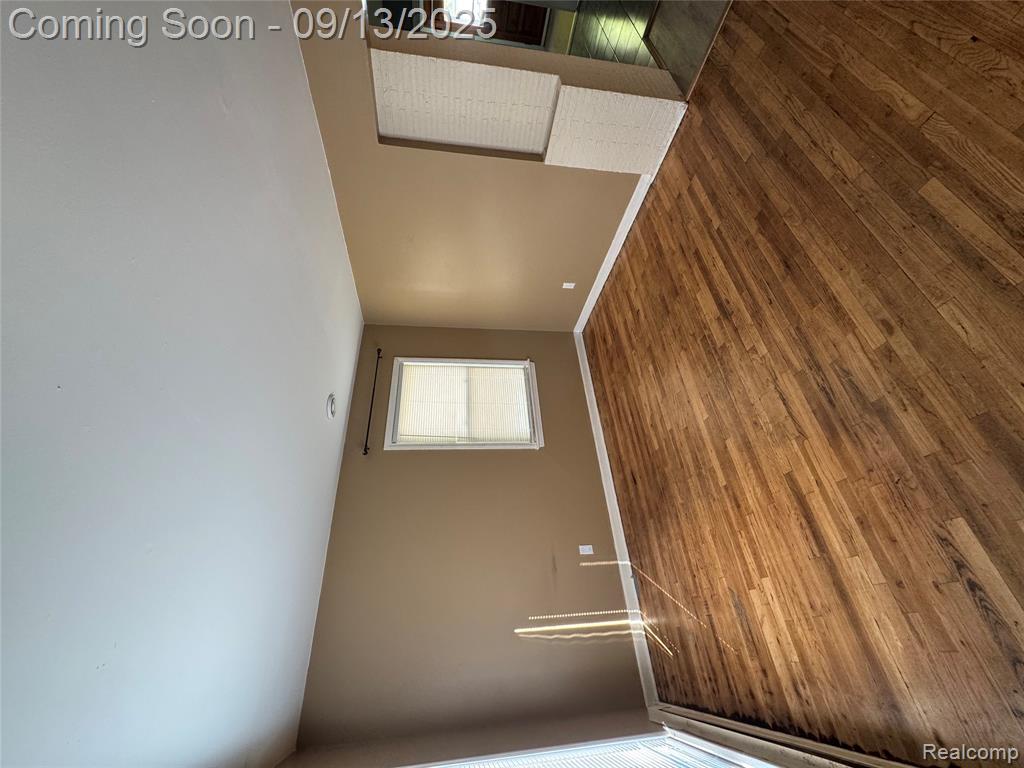 79 E Hudson Avenue, Madison Heights, MI 48071 — Photo 2