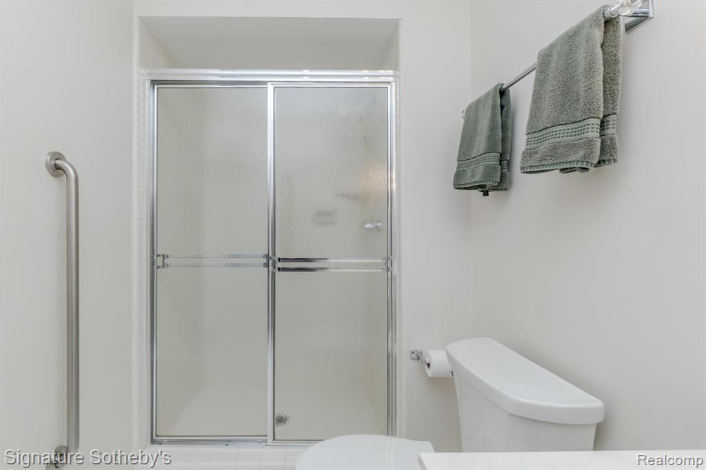 6015 PEBBLE LANE, West Bloomfield, MI — Photo 33